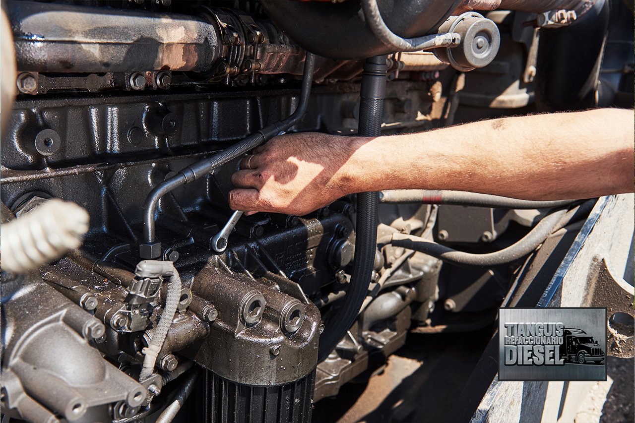 Refacciones de suspensión y motor para tractocamiones
